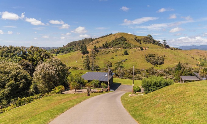 Whitianga Cabin | Hosts on the Coast Bayview Sanctuary