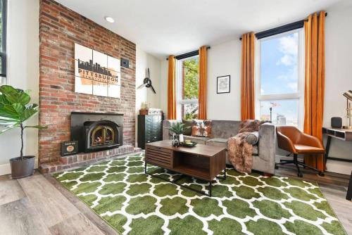 Mount Washington Apartment | HostWise Stays - The Grandview - Great City Views - Brand New Remodel