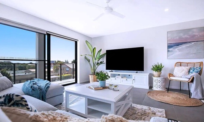 Redcliffe Apartment | HOT New Chic 3 ensuite ap. Redcliffe, Brisbane
