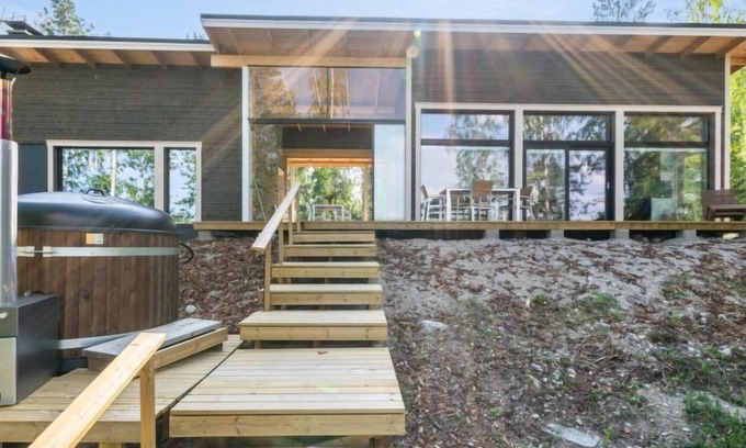 Enonkoski House | Hot pool cottage kesäranta by Interhome