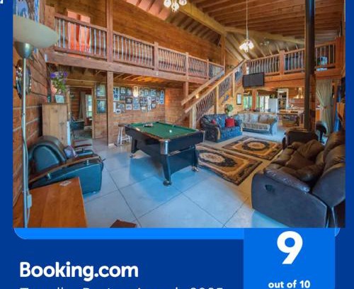 Hamurana House | Hot Spa Log Fire Up to 16 Guests