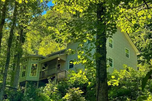 Hot Springs House | Hot Springs: 2 Cabins Waterfall & Mountain Views