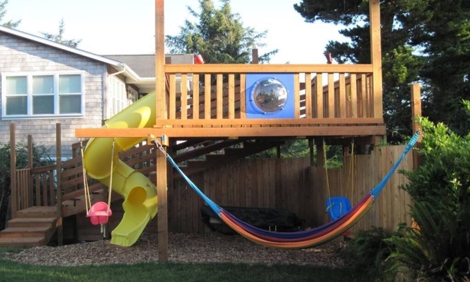 Roads End House | Hot Tub, 5 Smart TV's, & 2 Kitchens is an Entertainer's Delight w/Ocean Views
