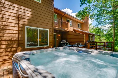 Frisco House | Hot Tub and Deck Family-Friendly Frisco Townhome!