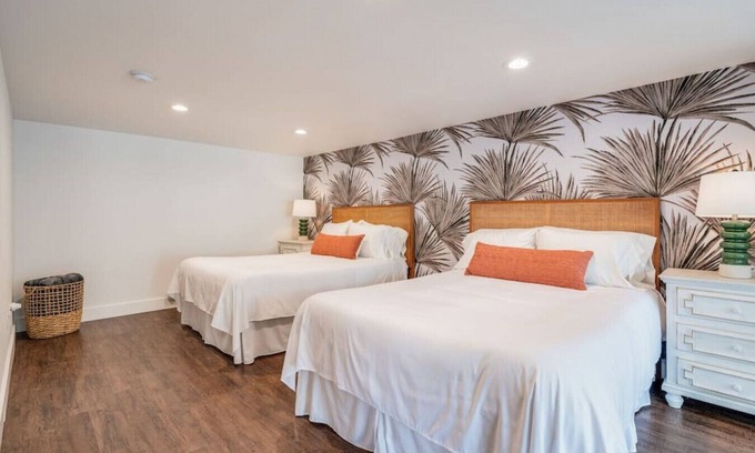 Greenwood House | Hot Tub, Central Location, Stylish, 2BR/1BA