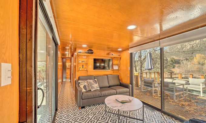 Payson Cottage | Hot Tub & Deck: Waterfront Escape in Payson!