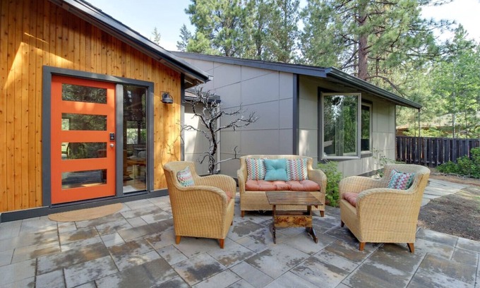 Bend House | Hot Tub, Fenced Yard, AC, Pet-Friendly in Valhalla-Best Neighborhood in Bend