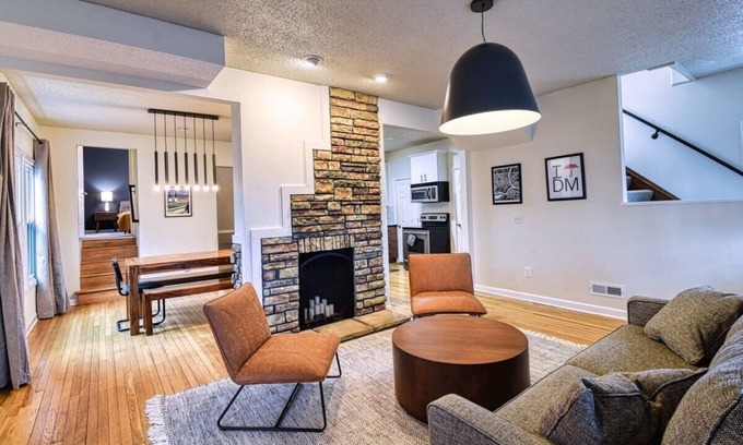Des Moines House | Hot Tub, Fenced Yard, Games, Office/Gym + Pets Ok!
