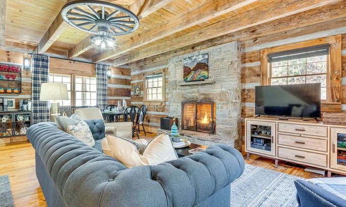 Cherokee Cabin | Hot Tub, Fire Pit & Creek Access: Whittier Cabin!