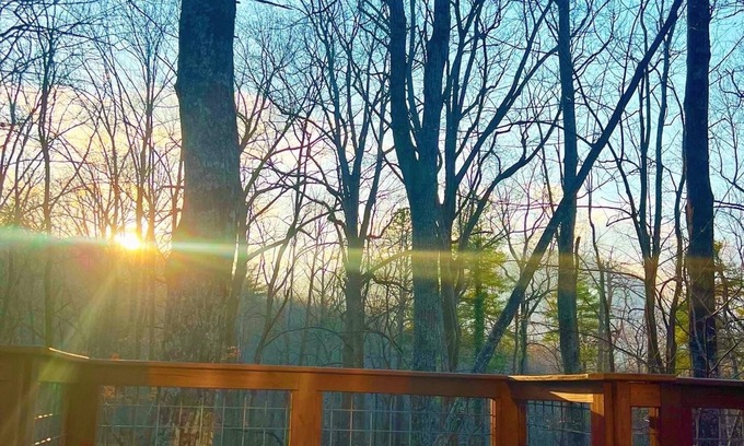 Lake Lure House | HOT TUB, FIRE PIT, DOGS WELCOME, 3 min from newly opened Chimney Rock.
