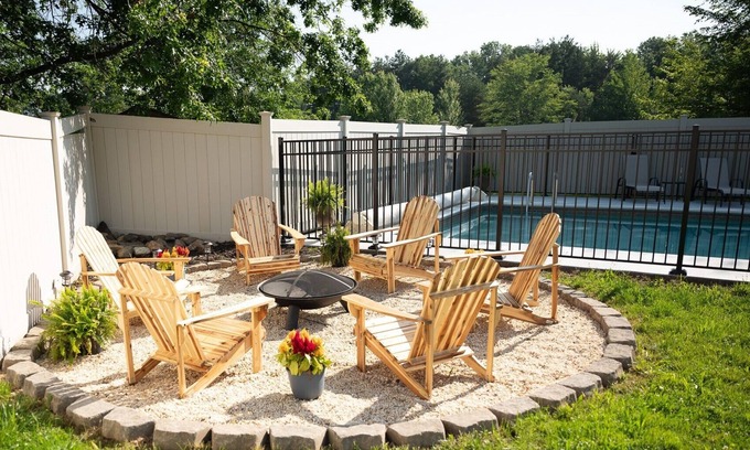 Geneva House | Hot Tub, Fire Pit, Private Backyard - Near Wineries & SPIRE
