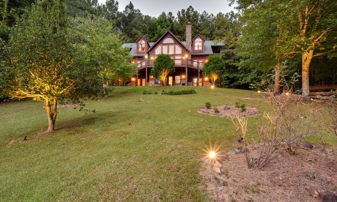 Ellijay Cabin | Hot Tub, Game Tables & Mtn Views: Ellijay Cabin