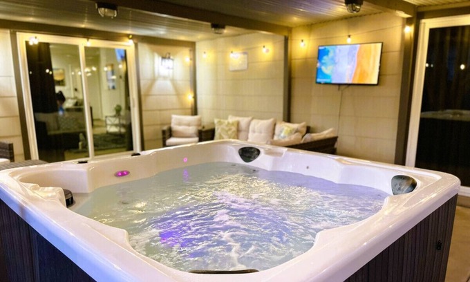 Wetmore House | Hot Tub – Games - Prime Location - Sleeps 12