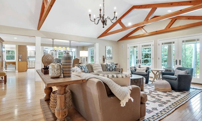 Quechee House | Hot Tub, Great Living Space - Fairbanks Haven