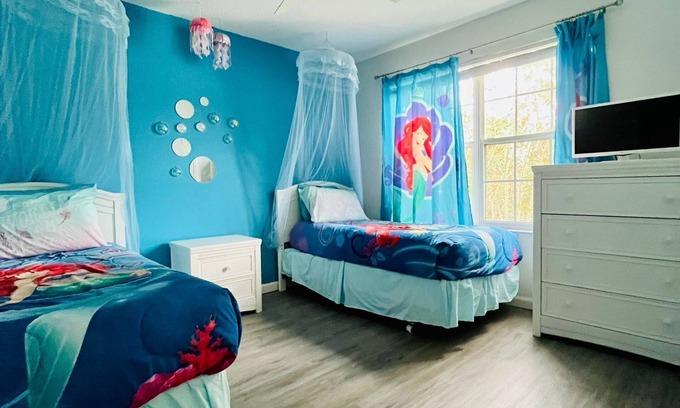 Windsor Hills Villa | Hot Tub. Little Mermaid and Harry Potter Theme. Closest To Disney Private Pool
