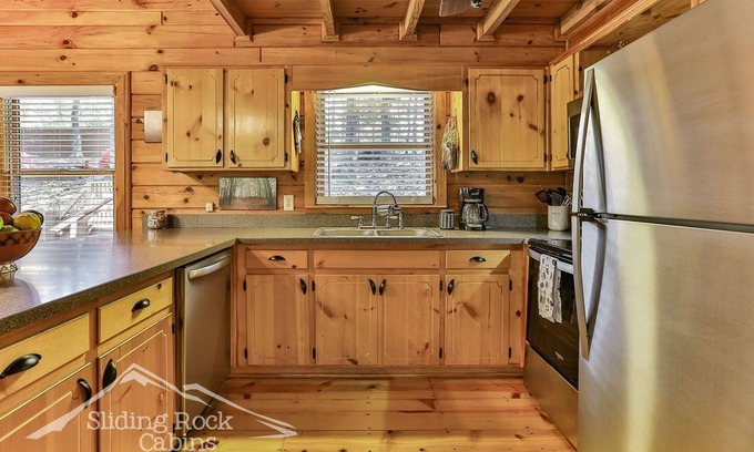 Ellijay Cabin | Hot tub, Pet friendly, firepit, fenced area, 1/1, WIFI, ADULT ONLY