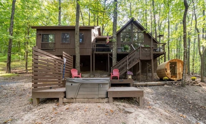 The Woods Cabin | Hot Tub, Private Sauna, Fire Pit & Pool Access