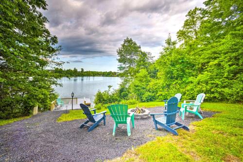 Athens House | Hot Tub Secluded Hideaway on Sleepy Hollow Lake