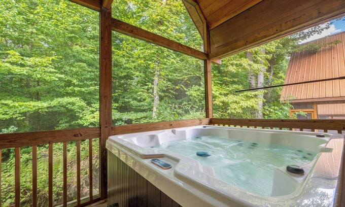 White Oak Lodge House | Hot Tub Soaks, Summertime Swimming, Fireside Chats & Appalachian Fun Nearby - Dancing Bear Hideaway