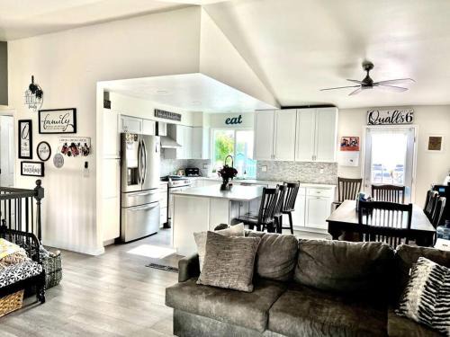 Lafayette House | Hot Tub Steam Shower Gym in Charming Family Home!