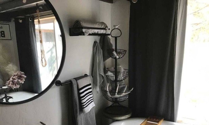 Three Rivers House | Hot tub tiny home on deschutes rival canal Sunriver Mt.Bachelor