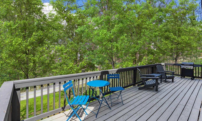 Ridgeway Cabin | Hot Tub, Wraparound Deck, & WiFi at Chalet Cabin