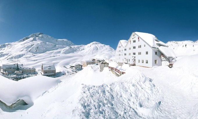 Sankt Christoph am Arlberg Hotel | Hotel ∙ 3 guests