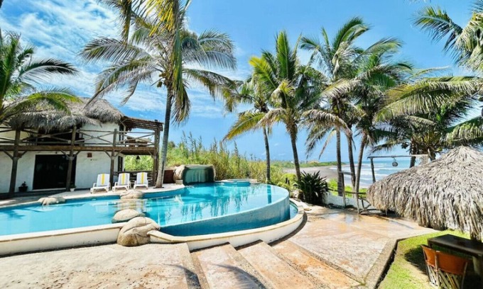 Elota Condo | hotel boutique a pie de playa by Partnerhost
