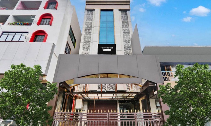Patna Hotel | Hotel ∙ 3 guests