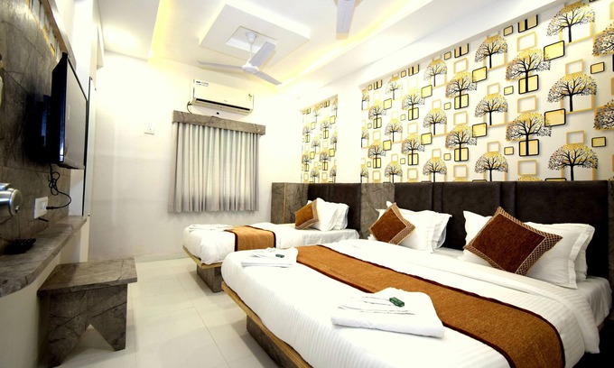 Vastrapur Hotel | Hotel A1 Vastrapur
