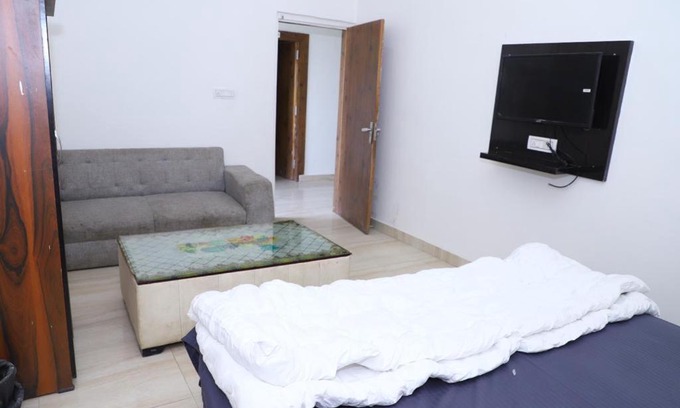 Faridabad Hotel | Hotel Aashirvad