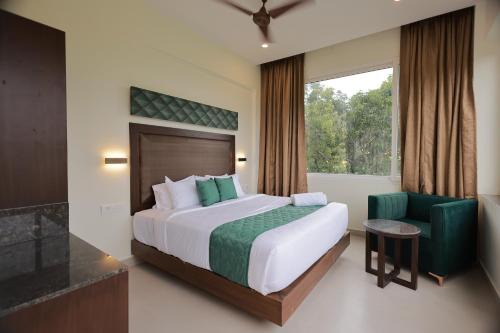 Aralvaimozhi Hotel | Hotel Aavudai Grand