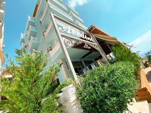 Qafe e Gjashtes Hotel | Hotel Abedini