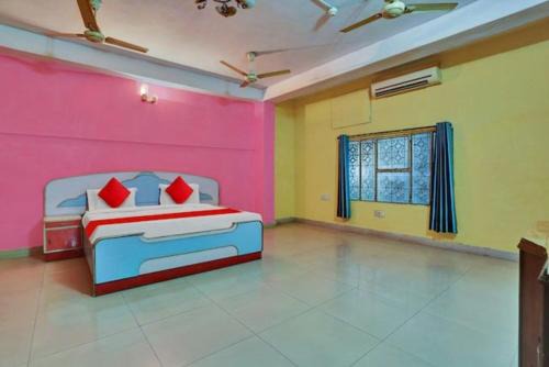 DLF Farms Hotel | Hotel Abhishek- Near Apollo Hospital