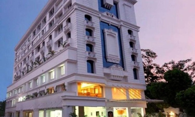Nedumbassery Hotel | Hotel Airlink Castle
