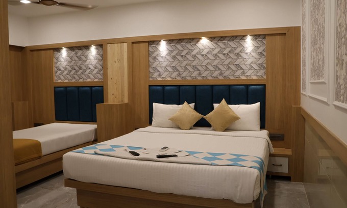 Belapur Hotel | Hotel Aishwarya Residency
