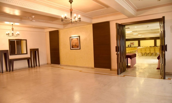 Ratlam Hotel | Hotel Ajanta Palace