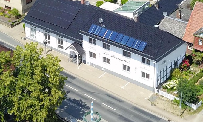 Brechtorf Hotel | Hotel am Rosenplatz,24 Stunden Check in, Küche, kostenfreie Parkplätze