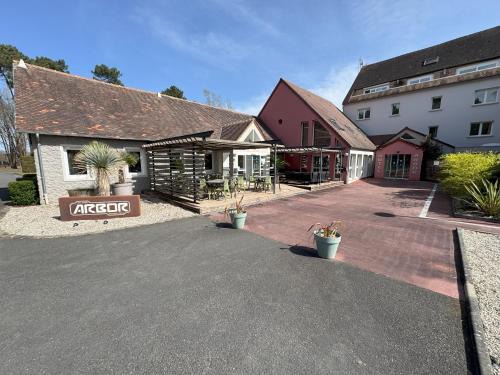Mulsanne Hotel | Hotel ARBOR - Les Hunaudieres - Le Mans Sud - Mulsanne