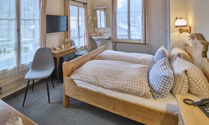 Wilderswil Hotel | Hotel Bären - The Bear Inn