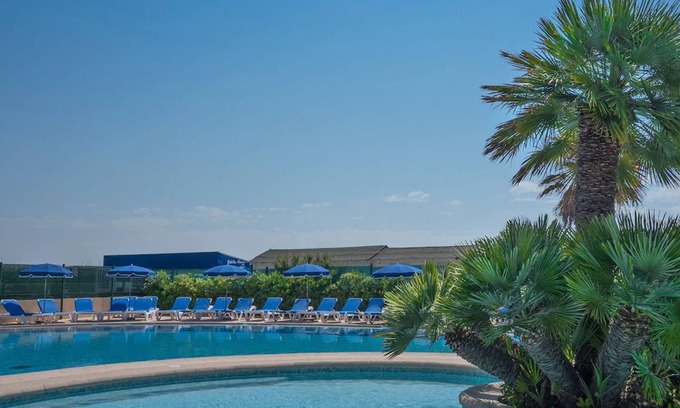 Villeneuve Loubet Beach Hotel | Hotel Bahia