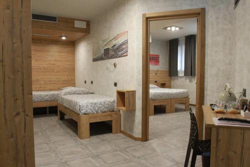 Madonna di Tirano Hotel | Hotel Bed & Rooms , Corte Rossa -1 Min Walk To Bernina Express