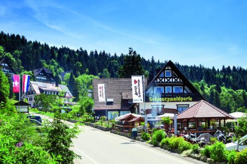 Sasbachwalden Hotel | Hotel-Berggasthof Schwarzwaldperle