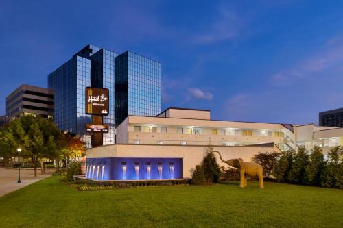 Downtown Chattanooga Hotel | Hotel Bo, a Days Inn by Wyndham Chattanooga Downtown