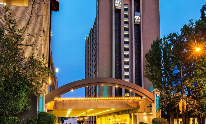 Downtown Burbank Hotel | Hotel Burbank