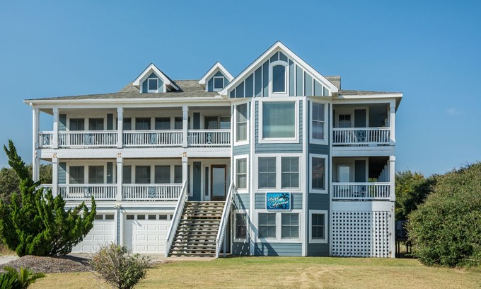 Kitty Hawk House | Hotel California: Golf discounts, short walk to the beach, private pool and hot tub.