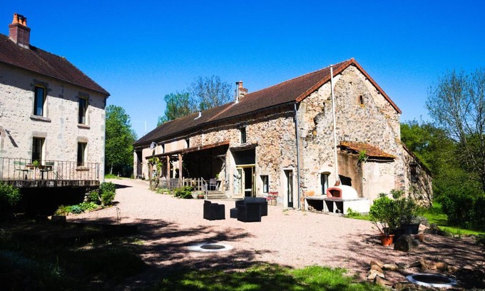 Epiry Hotel | Hotel Camping sur Yonne