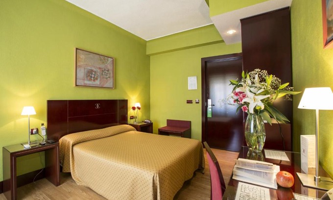 Central District Hotel | Hotel Carlos V