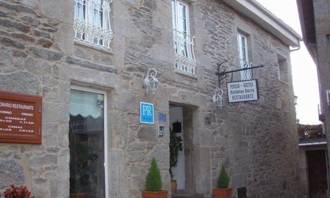 Castro Caldelas House | Hotel Casa Alberto