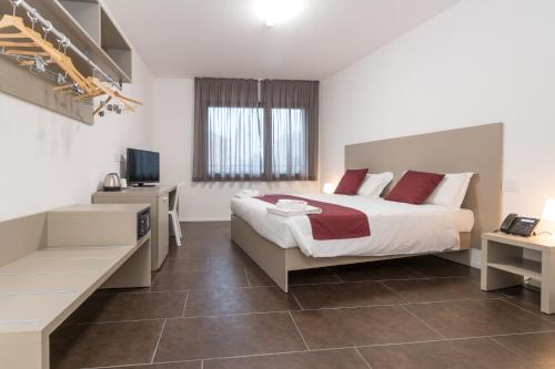 Vittoria Hotel | Hotel Cascina Fossata & Residence